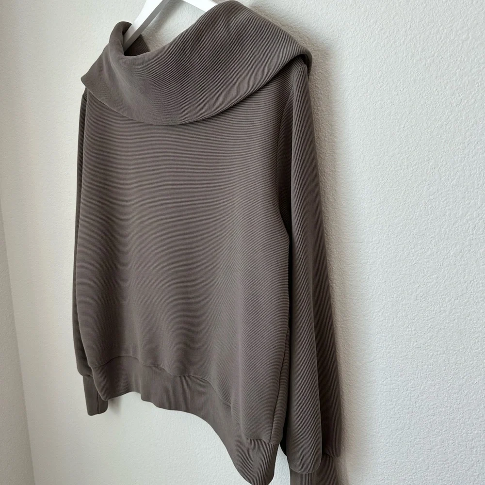 ☀️ VARLEY Vine Ottoman Half-Zip Popover - Picture 9 of 16